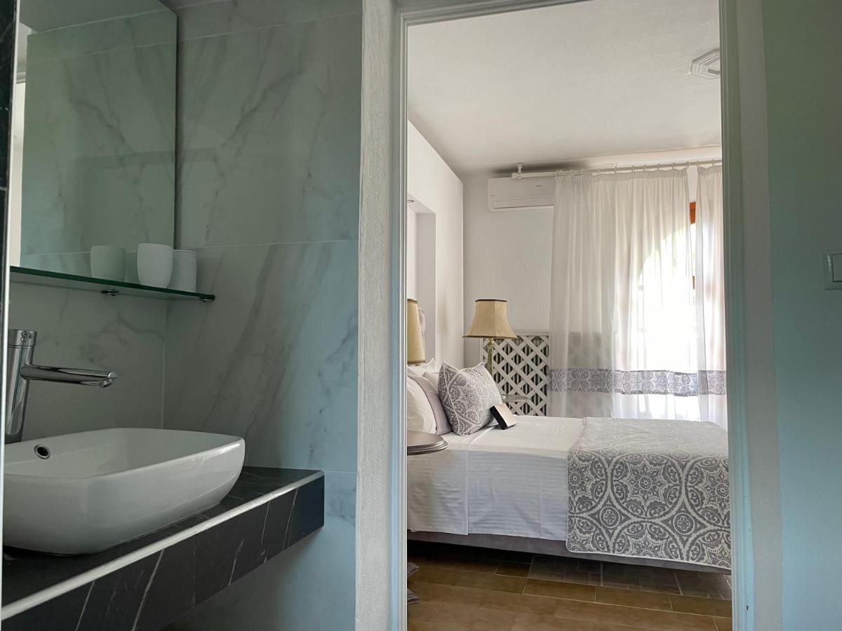 Byblos Mare-The Exclusive Beach Front Villa Skala Sotiros Ngoại thất bức ảnh